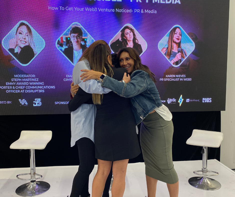 Catie Romero en hola Metaverso Bogotá