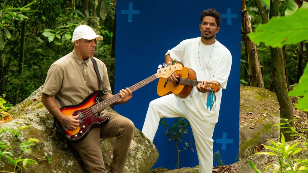 Monsieur Periné estrena Vem Par Mim en FROW Coolture