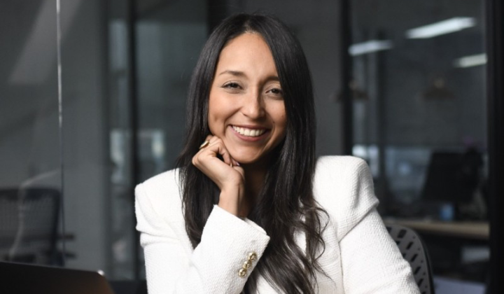 Karen Carvajalino ¿Cómo hacer negocios sin dinero? en FROW Coolture