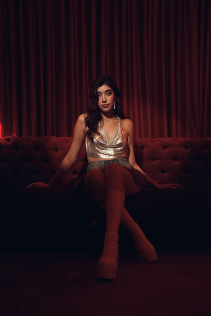 Catalina Cardona Sin Ti sabe Mejor en FROW Coolture