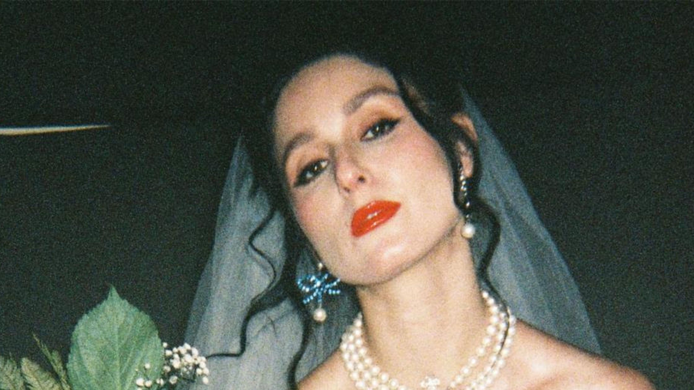 Francisca Valenzuela estrena "Adentro" en FROW Coolture