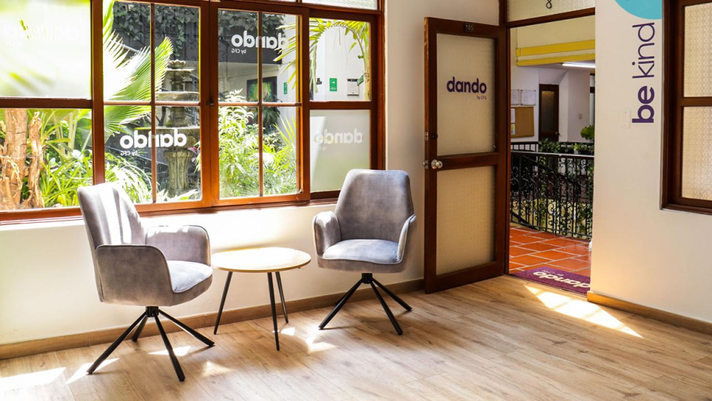 Dando by Cfg en FROW Coolture