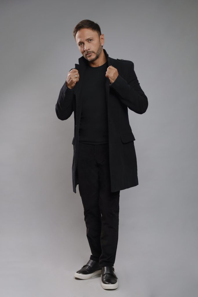 Esteban Louis estrena ya lore suficiente en Frow Coolture