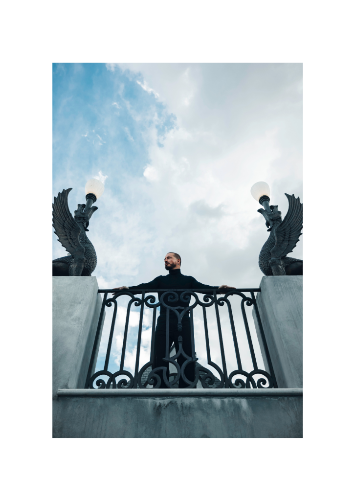 J Balvin estrena Triple S en FROW Coolture