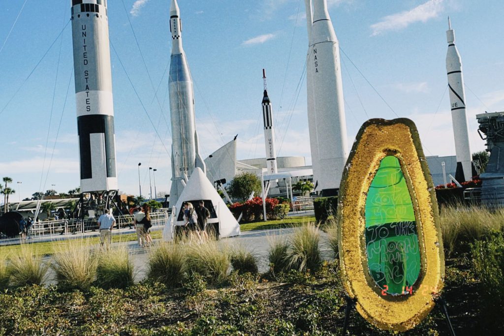 Alejandro Glatt y el museo en la luna FROW Coolture