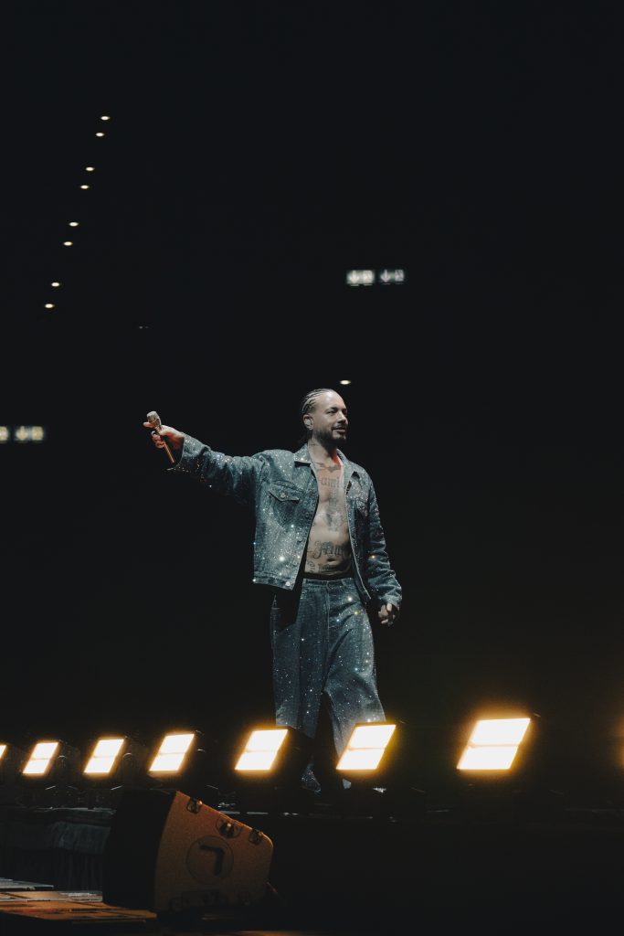 J Balvin arrasa con Sol Outs