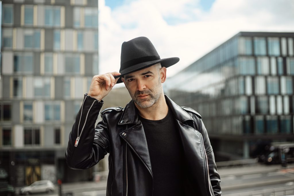 Murat Evgin en Frow Coolture