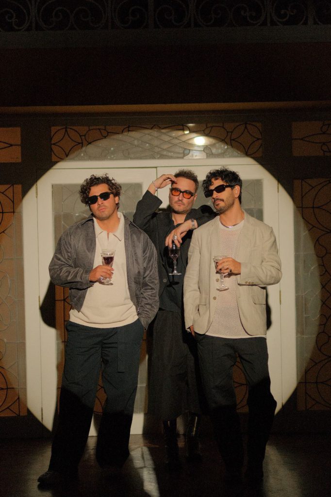 Humbe y REIK en FROW Coolture