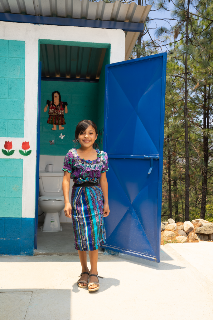 Baños Cambian Vidas en FROW Coolture