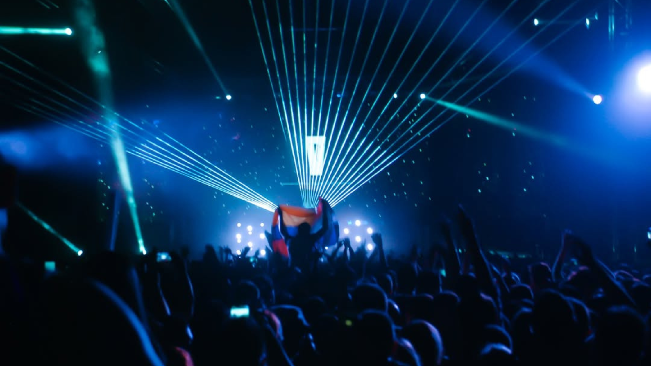 Andres Rivera Luces Laser pure coolture