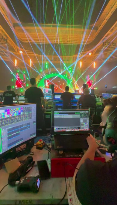 Andres Rivera Luces Laser pure coolture