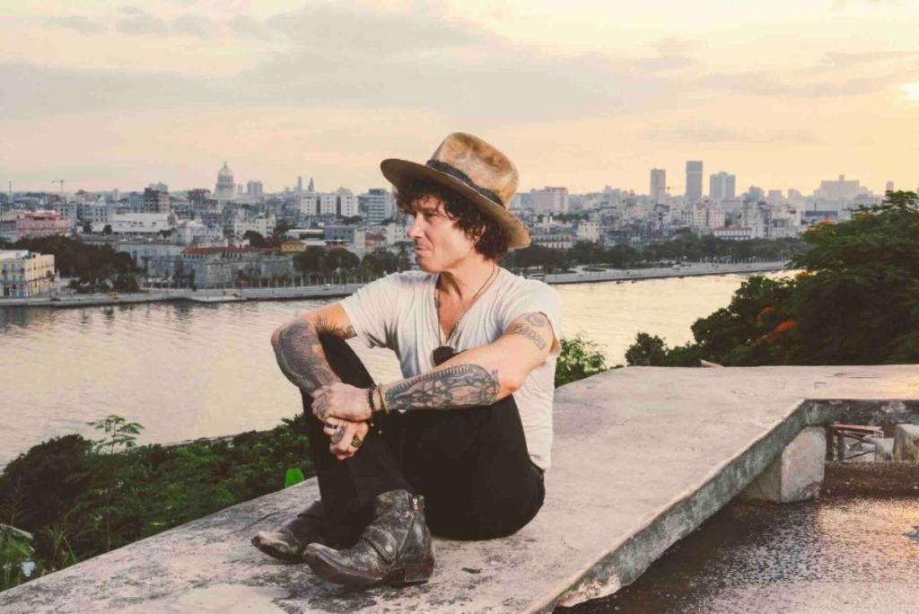 Enrique Bunbury estrena "Loco" y más en pure coolture